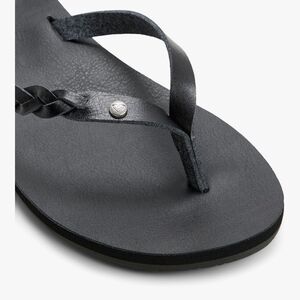 Roxy Black Braided Toe-Thong Sandals